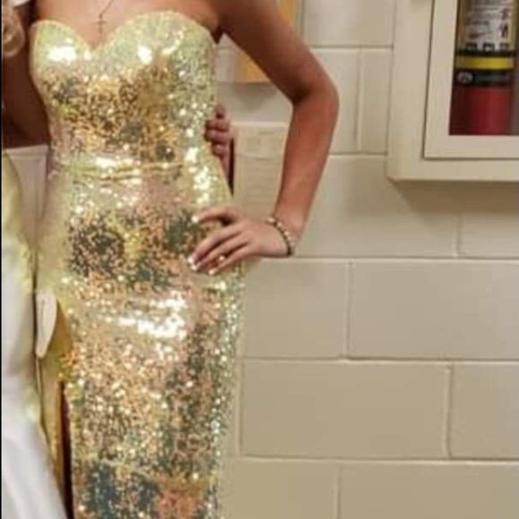 Dress - Picture 2 of 3